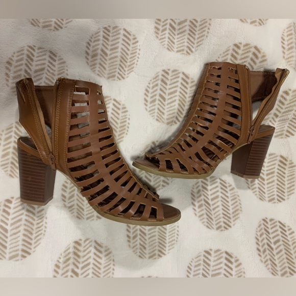 Rue21 etc Brown Heels - Picture 1 of 7